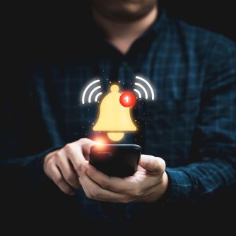 Man får meddelande i mobilen